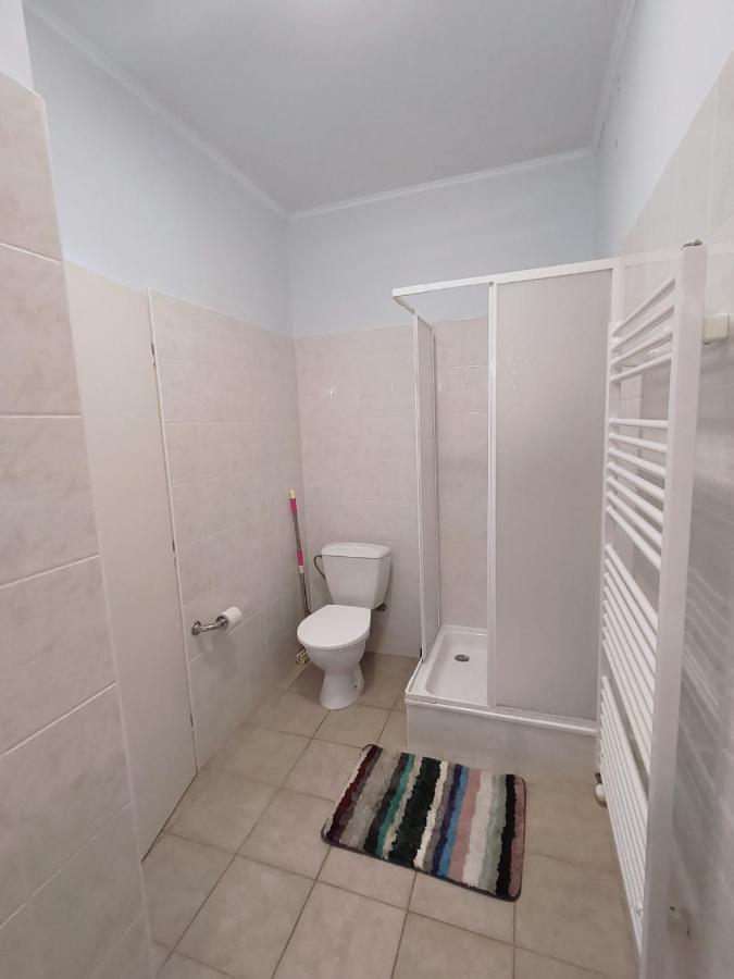 Cozy Room With Garden In Bratislava Luaran gambar