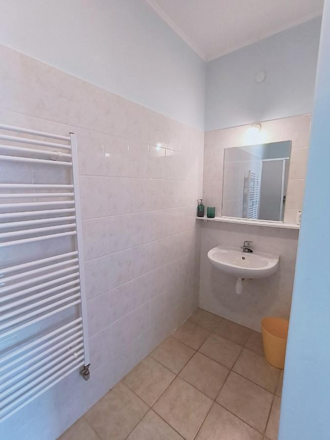 Cozy Room With Garden In Bratislava Luaran gambar