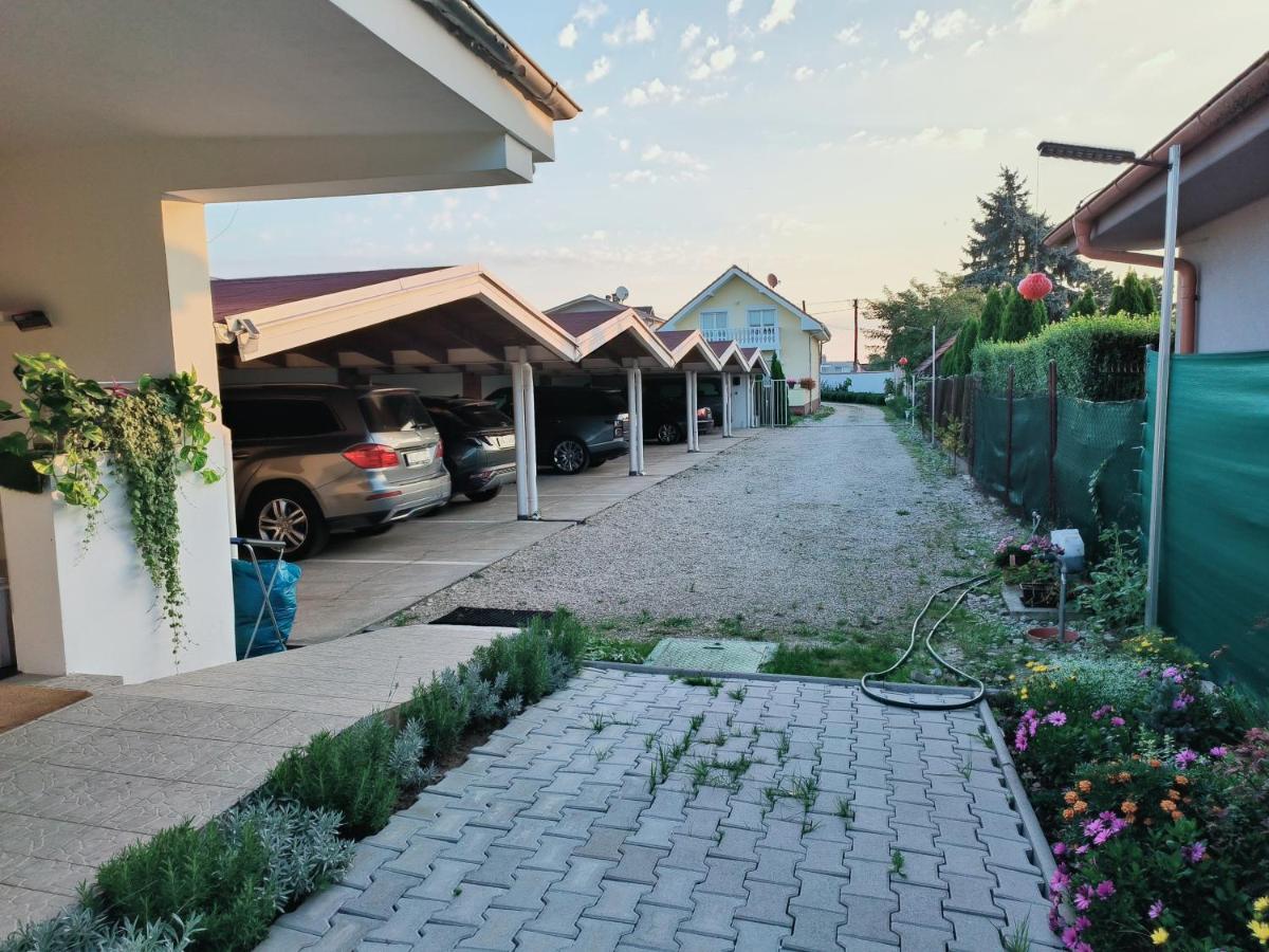 Cozy Room With Garden In Bratislava Luaran gambar