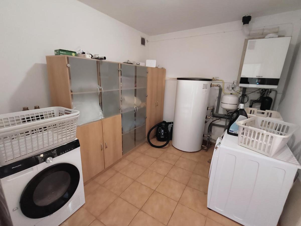 Cozy Room With Garden In Bratislava Luaran gambar