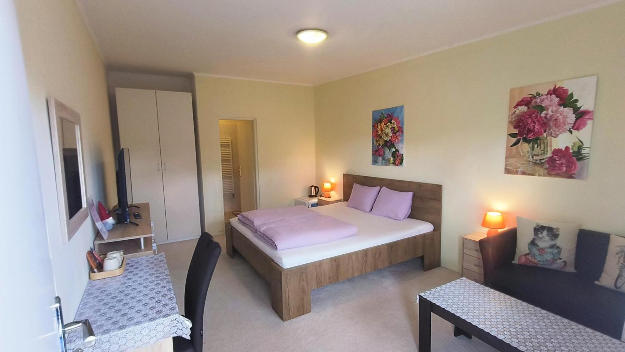 Cozy Room With Garden In Bratislava Luaran gambar
